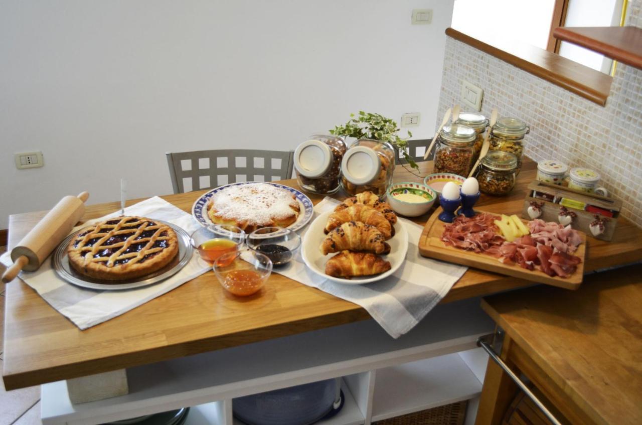 アーラ Ca Ulivi Bed & Breakfast エクステリア 写真