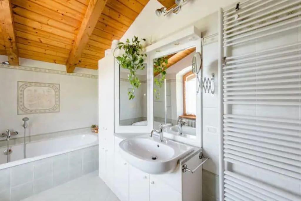 アーラ Ca Ulivi Bed & Breakfast エクステリア 写真
