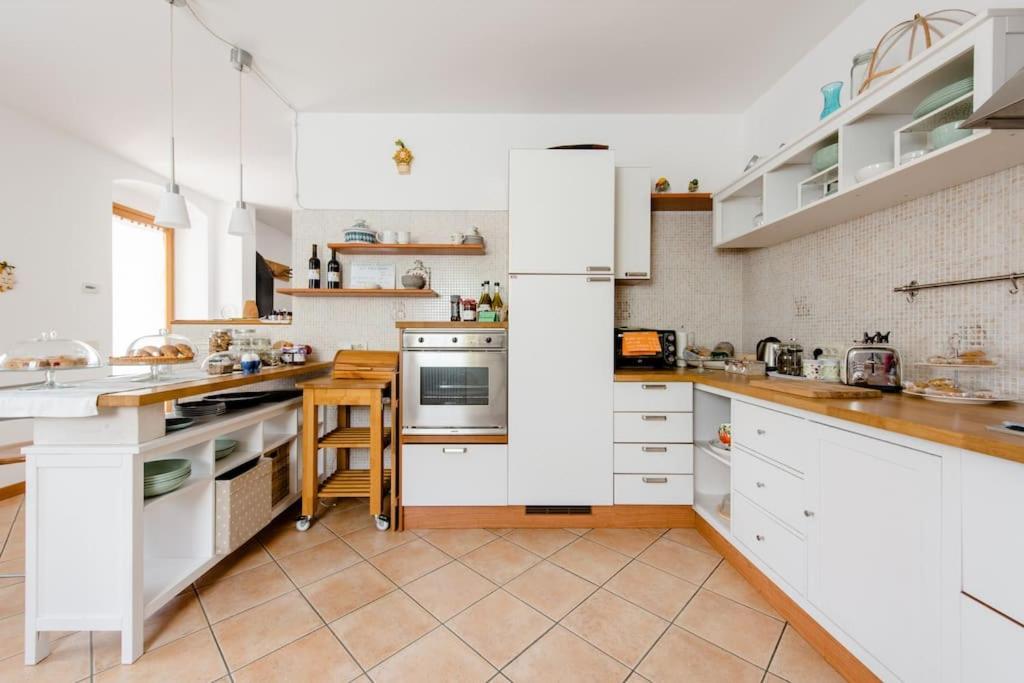 アーラ Ca Ulivi Bed & Breakfast エクステリア 写真